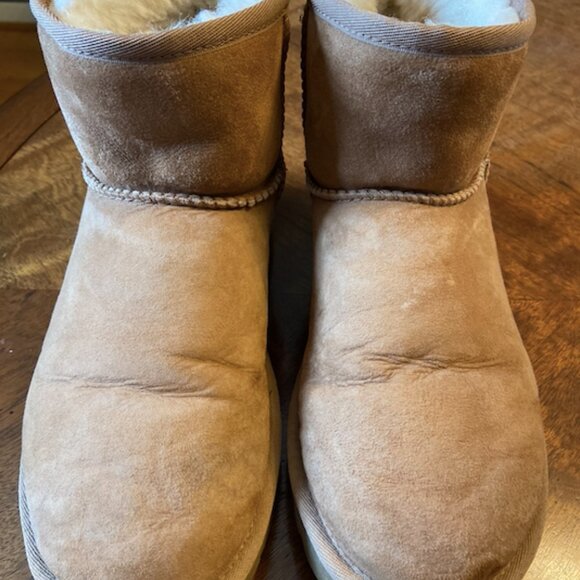 UGG Minis - Picture 5 of 5